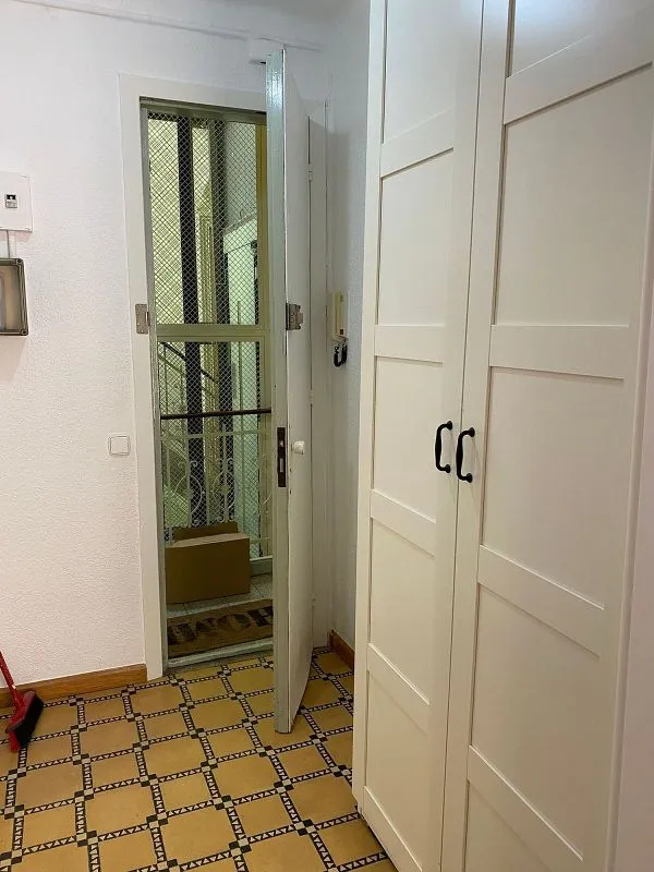 Esik - Apartment with Balcony in Vila de Gràcia