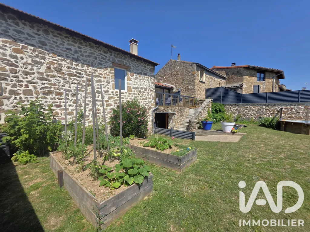 Jardin - Maison en Pierre avec Piscine au Cœur de Quintenas
