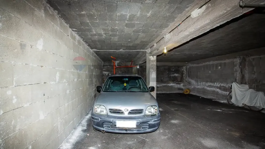 Garage - Spacious Apartment with Terrace in Mascalucia
