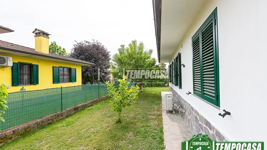 Jardin - Rustic Villa with Solar Panels in Palazzo Pignano
