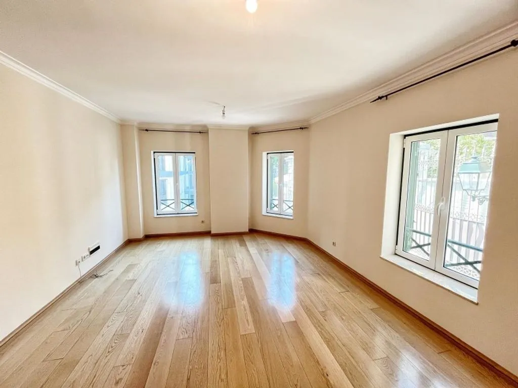 Toad - 2-Bedroom Flat with Portuguese Architecture in Lisbon