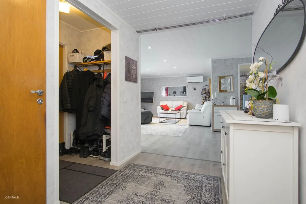 Ingresso - Renovated Detached House in Keminmaa Centre
