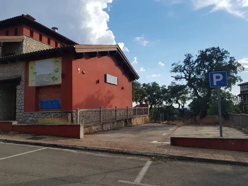 Välivaade - Restaurant for Renovation in Santibáñez el Alto