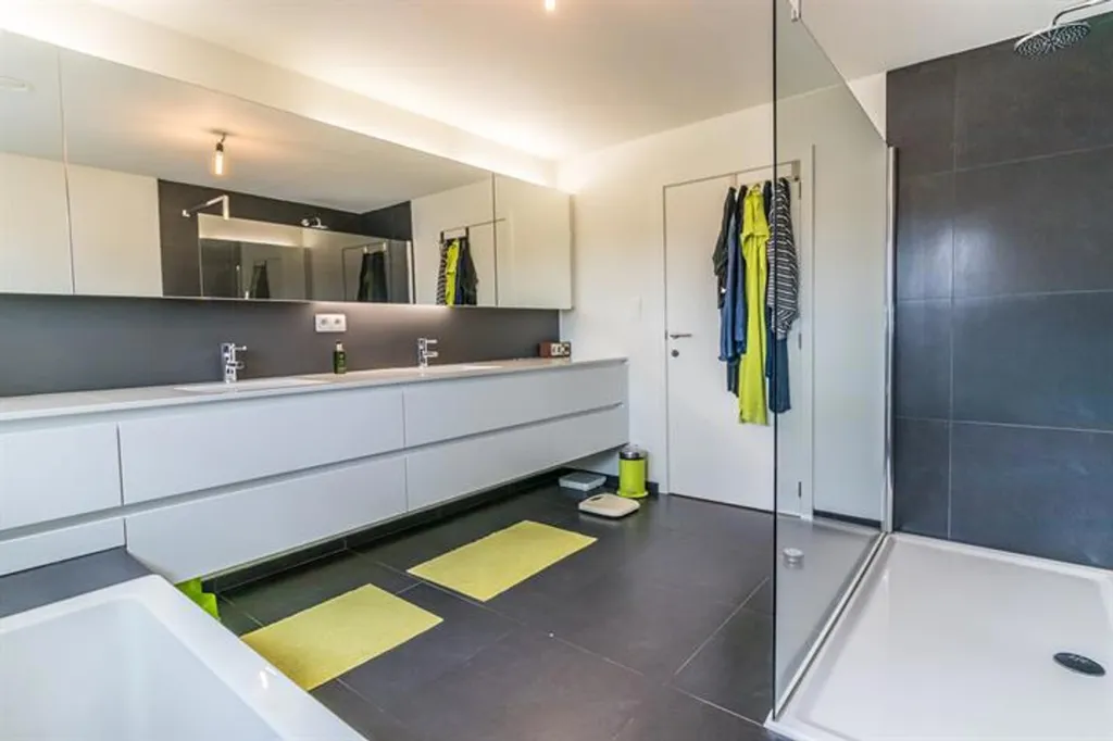 Salles de bain - Villa Écoénergétique avec Jardin à Herent