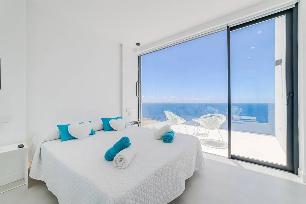 Chambres - Contemporary Villa with Sea Views in Santa Cruz
