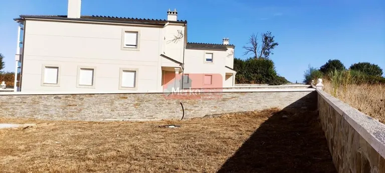 Detached Chalet with Terrace in San Amaro