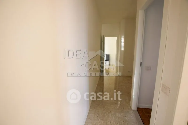 Esik - Spacious Apartment with Balcony in Mirandola