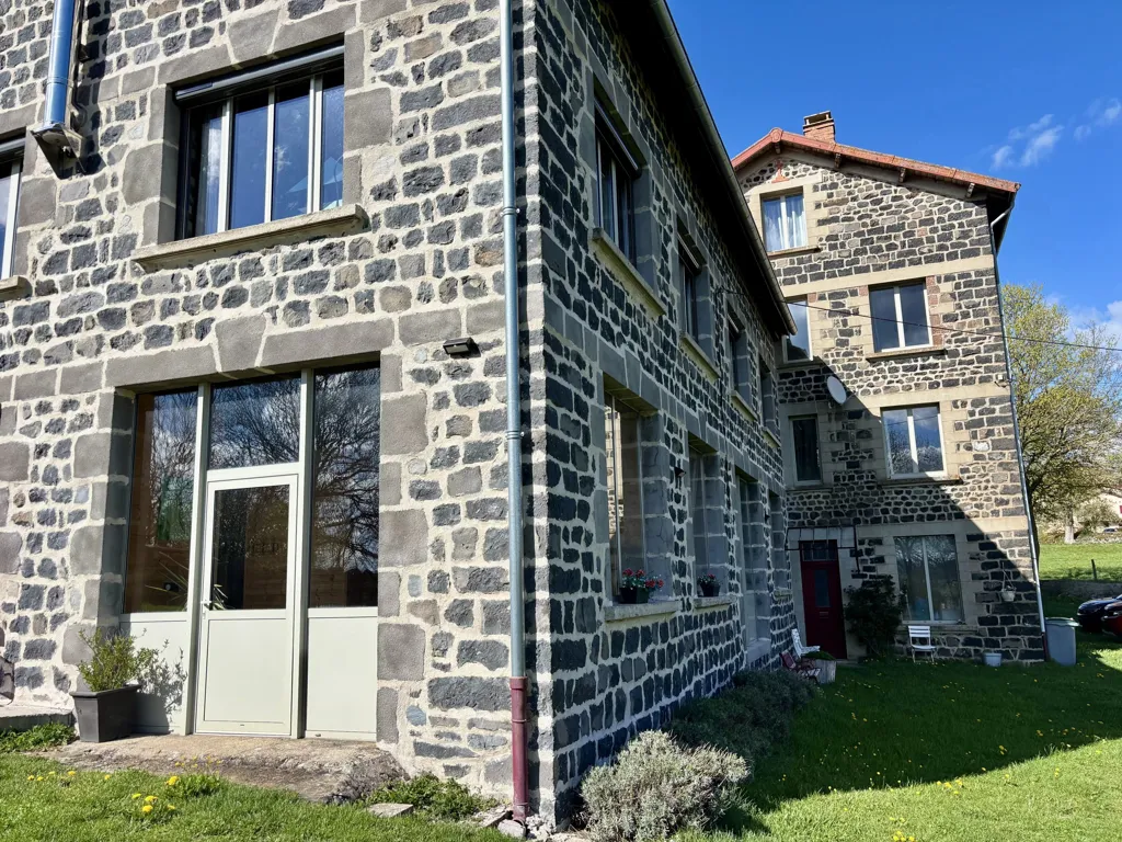 Välivaade - Holiday Cottages with Pool in Haute-Loire