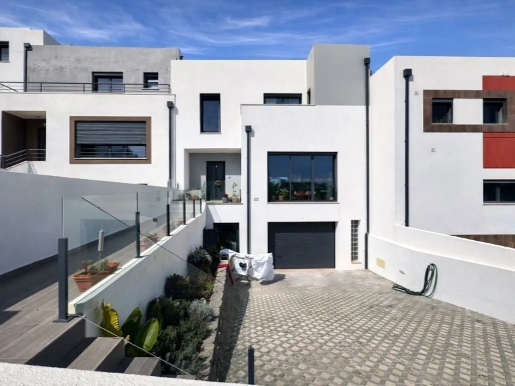 Extérieur - Contemporary Semidetached House in Mafra
