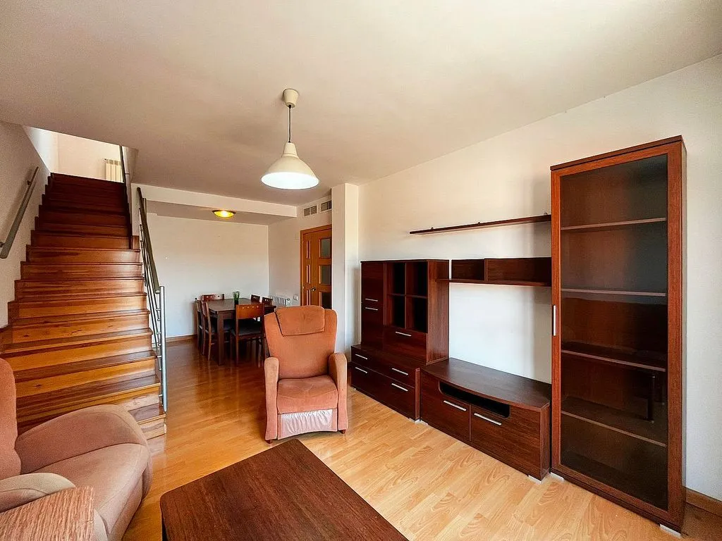 Elutuba - Reformed Duplex with Balcony in Sobradiel