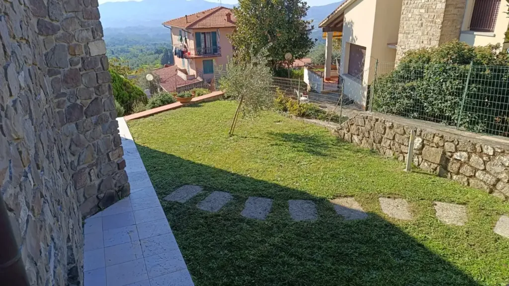 Aed - Feng Shui Villa with Garden in Reggello
