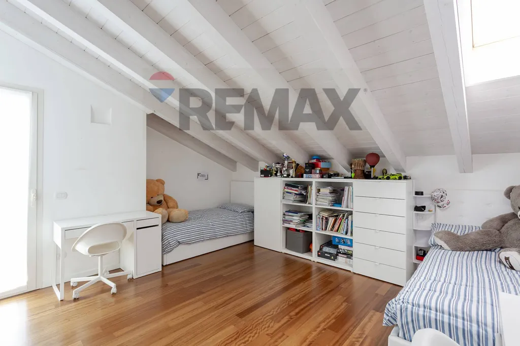 Chambres - Spacious Triplex with Panoramic View in Tregasio