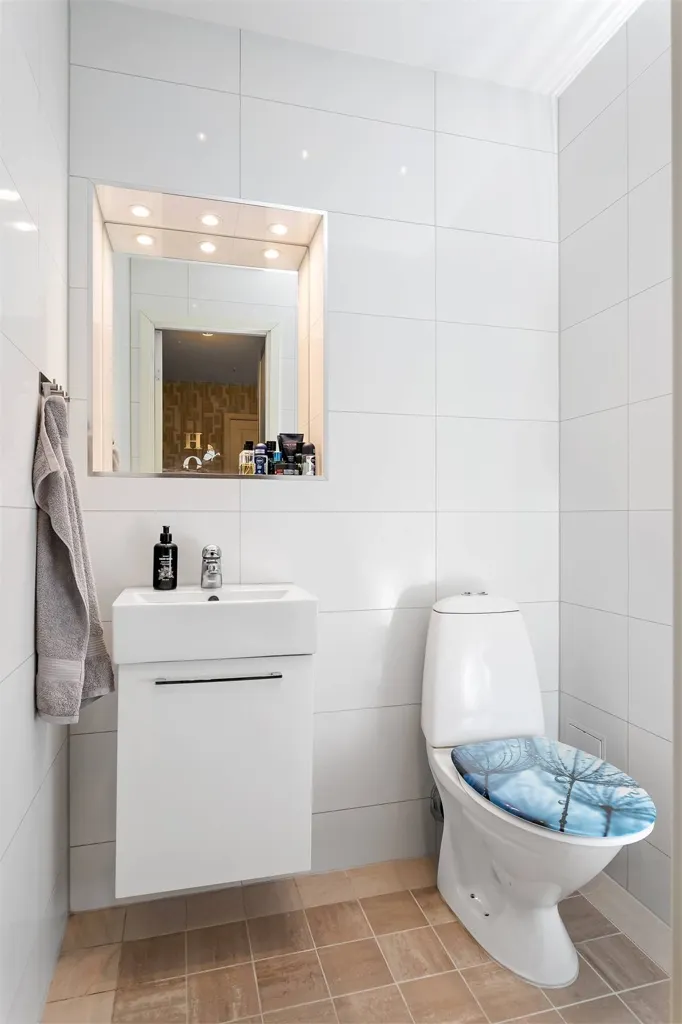Vannitoad - Renovated Apartment with Balcony in Kungsängen