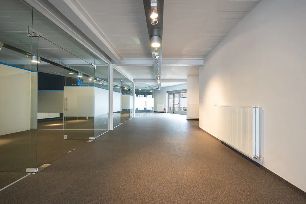 Studio - Commercial Space with Large Frontage in Herentals