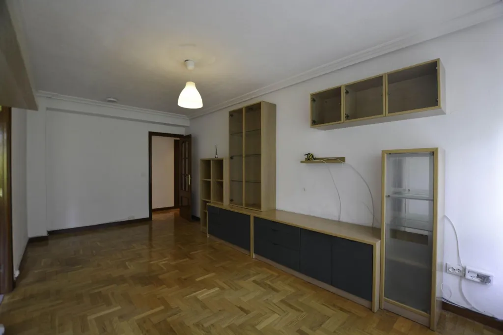 Elutuba - Three-Bedroom Flat with Balcony in Ventanielles