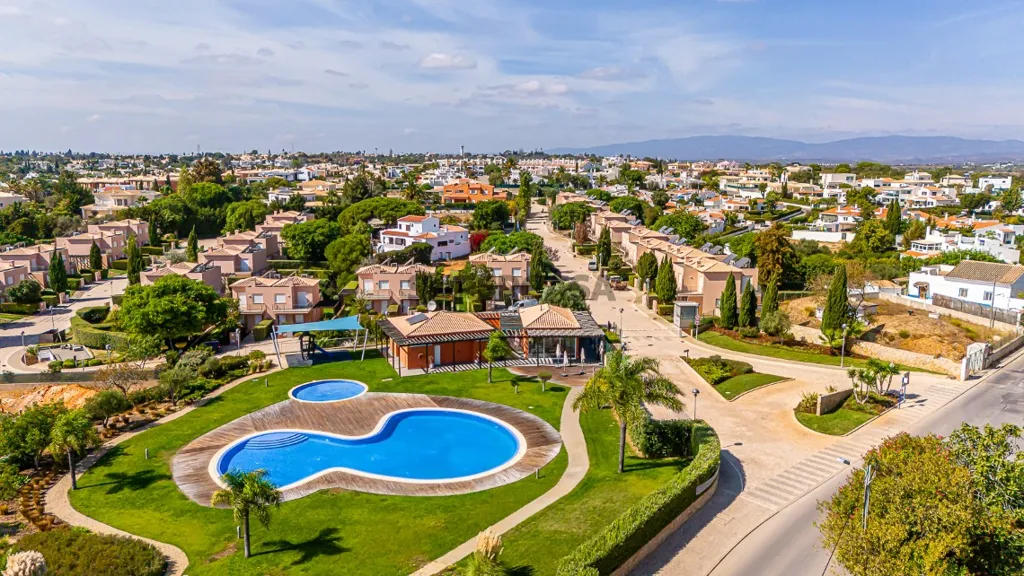 Vue aérienne - Duplex T2 with Private Garden in Lagoa