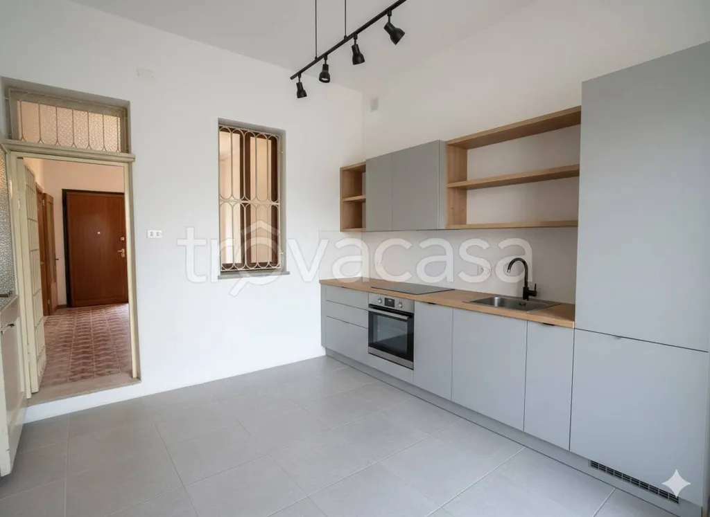Kitchen - Completely Refined Bifamiliar in Central Ferrara