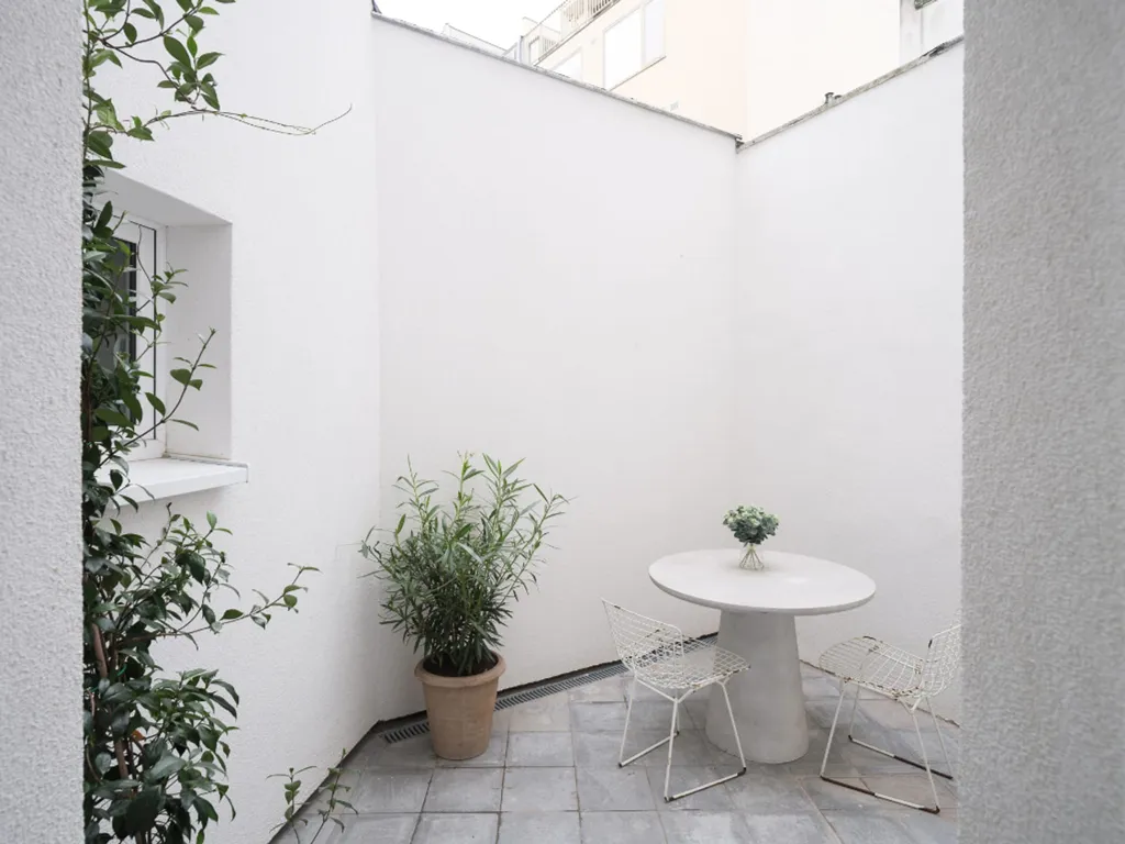 Garden - Renovated 1-Bedroom with Courtyard in Gent Zuid