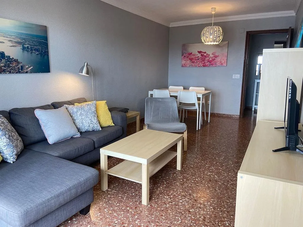 Student Flat with Balcony in Mestalla