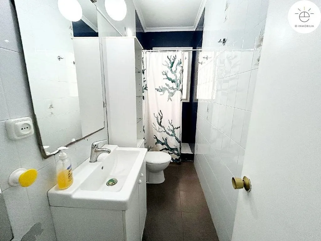 Salles de bain - Apartment with South View near Cathedral
