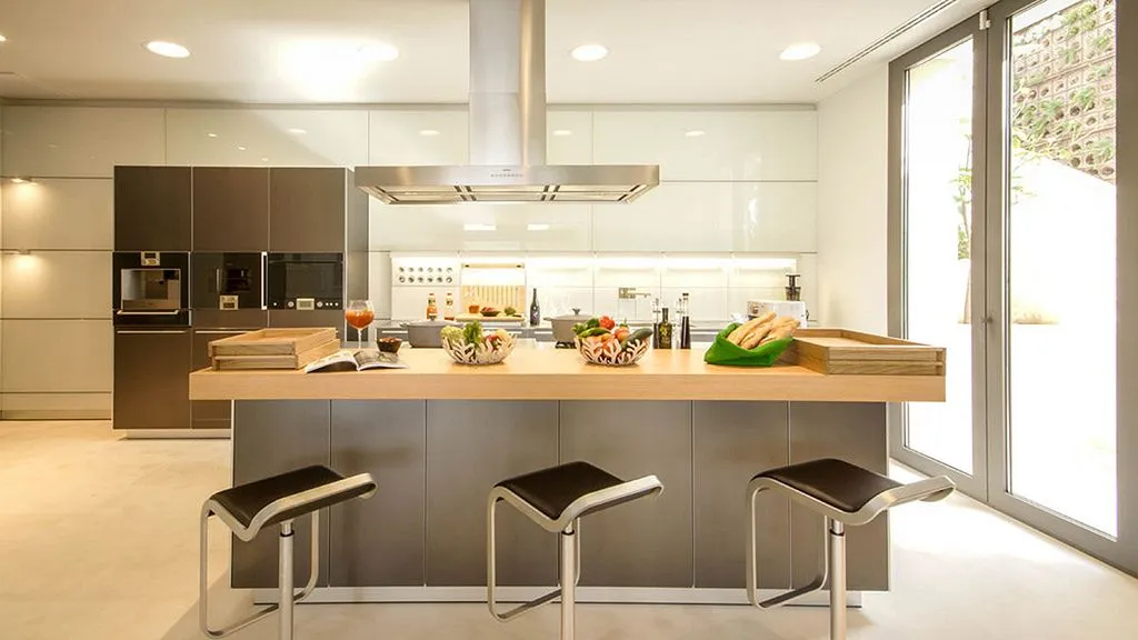 Cuisine - Luxury Villa with Sea Views in Camp de Mar