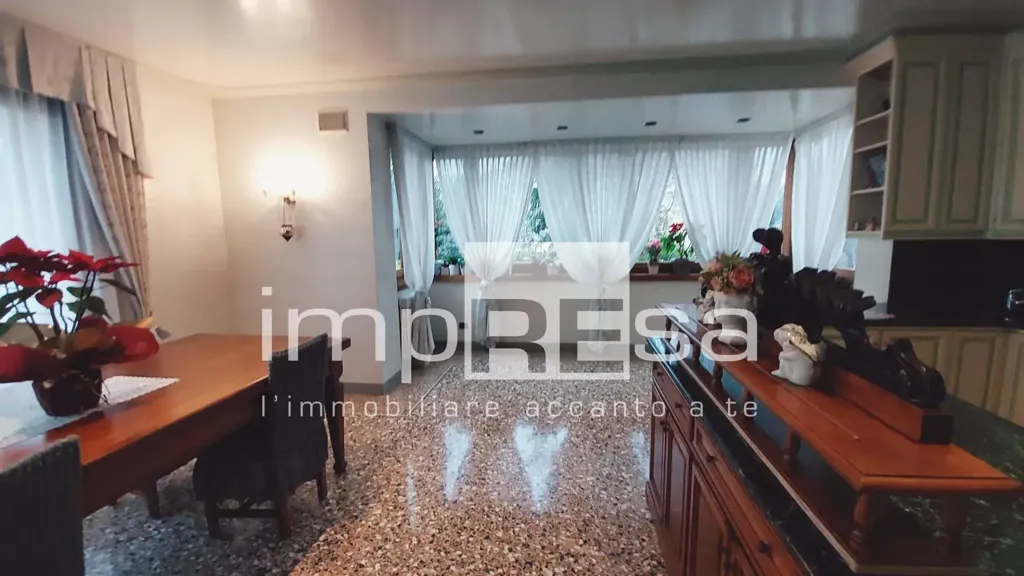 Salle à manger - Architectural Villa with Garden in Treviso