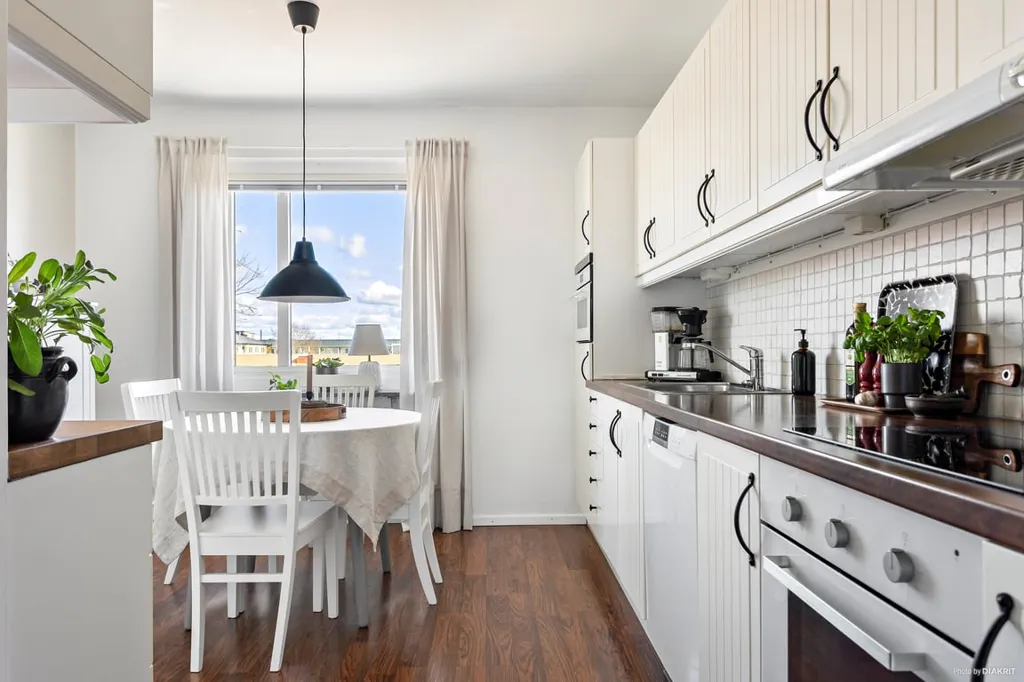 Köök - Apartment with Glass Balcony in Karlstad