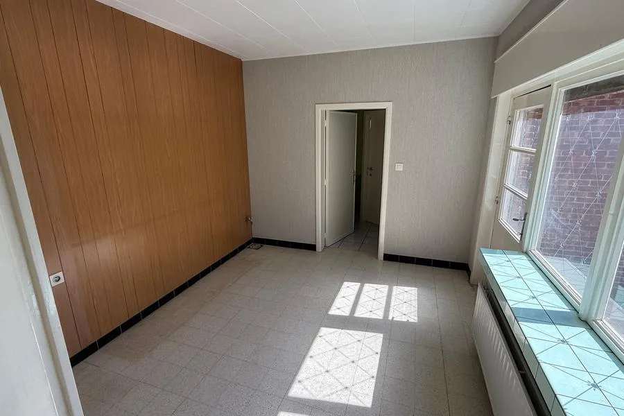 Rooms - Renovatable House with Garden in Baal