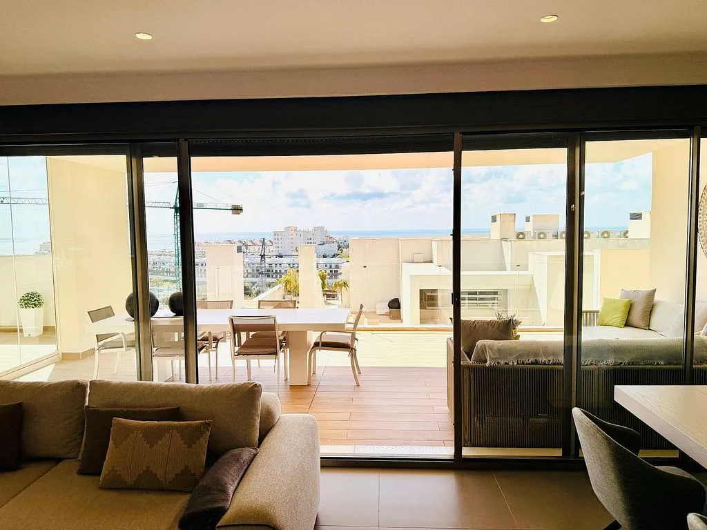 Elutuba - Contemporary Flat with Sea View in Estepona