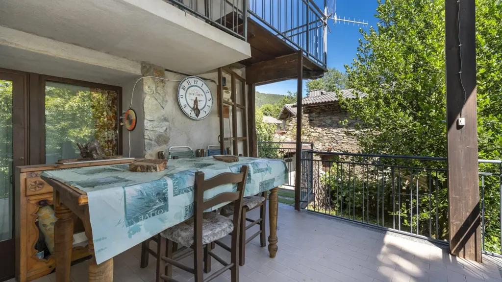 Balcon - Rustic Cottage with Woodland View in Roccabruna