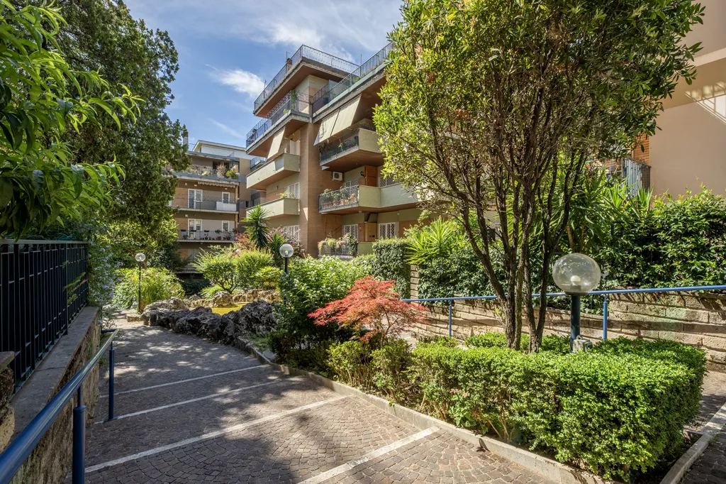 Giardino - Apartment with Terrace in Talenti, Rome