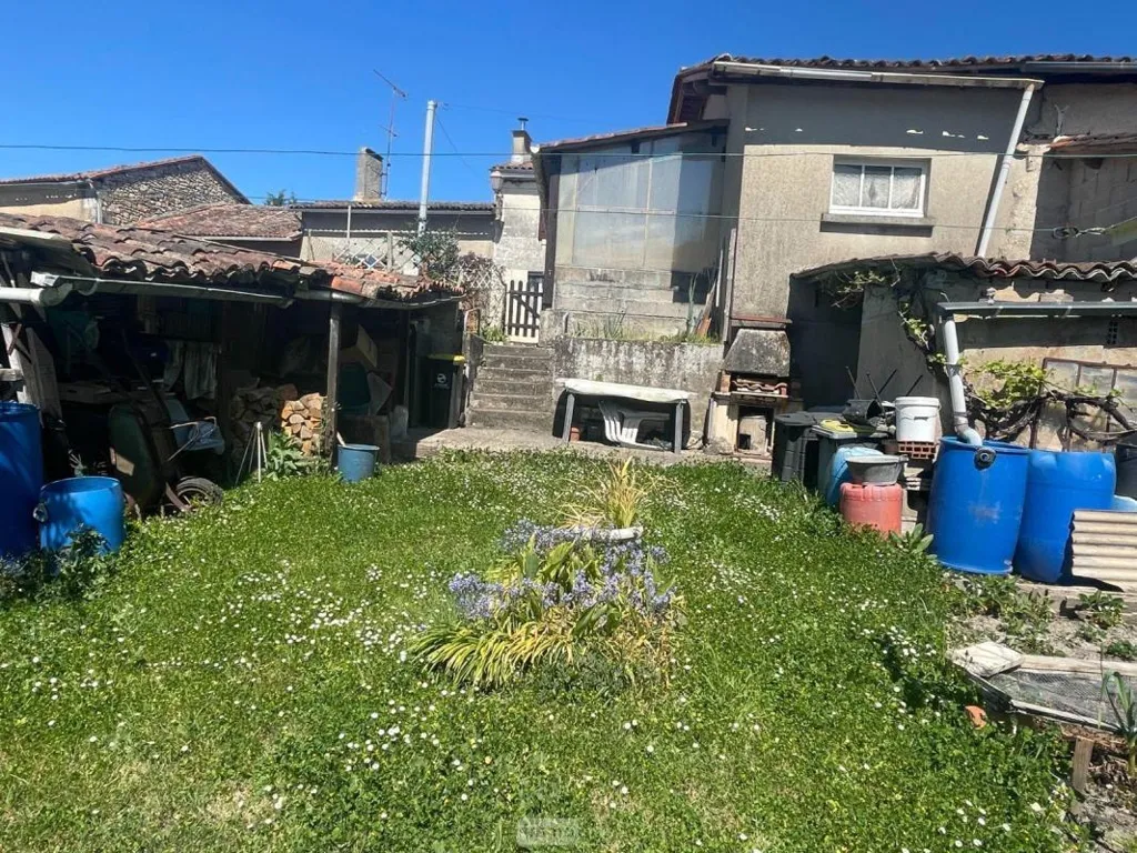 Jardin - Maison Ancienne en Pierre avec Jardin à Parcoul-Chenaud