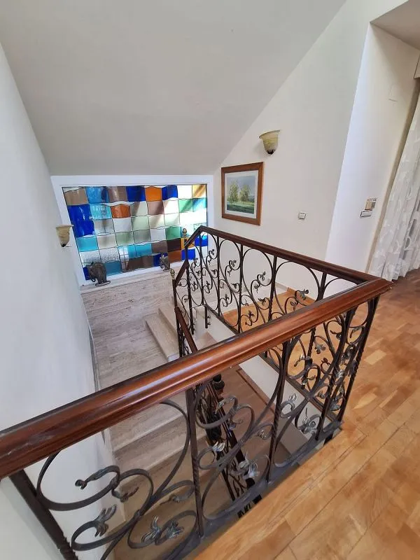 Toad - Detached House with Spa in Elche
