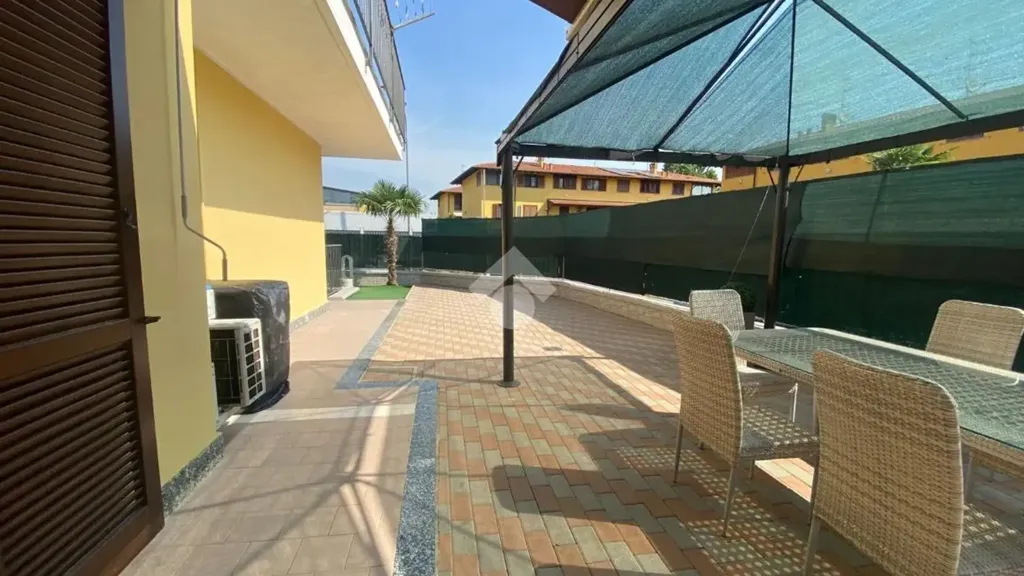 Terrace - Bright 2-Bedroom Apartment with Balcony in Corbetta