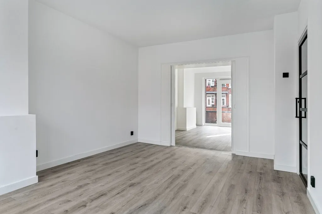 Pièces - Fully Renovated 6-Bedroom Apartment in Rotterdam