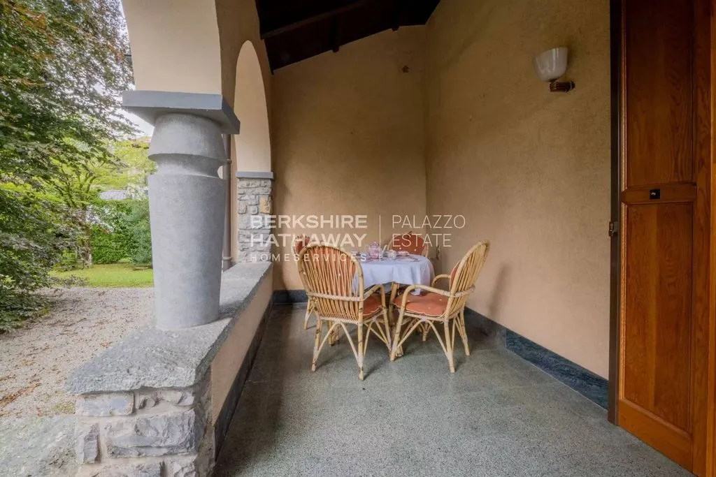 Terrasse - Liberty-Style Villa with Park in Valle Intelvi