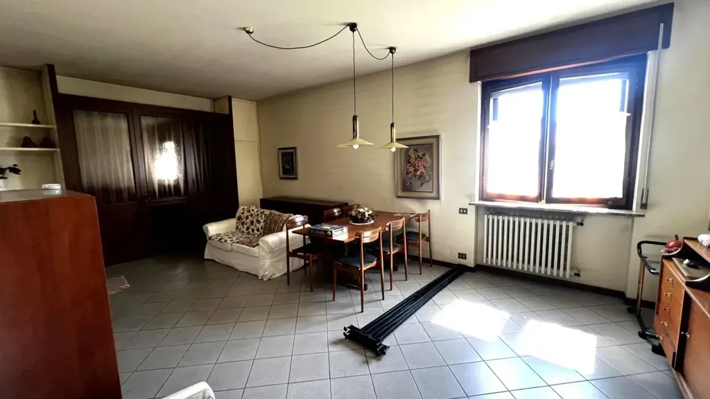 Söögituba - Villa with Edificabile Potential in Bernareggio