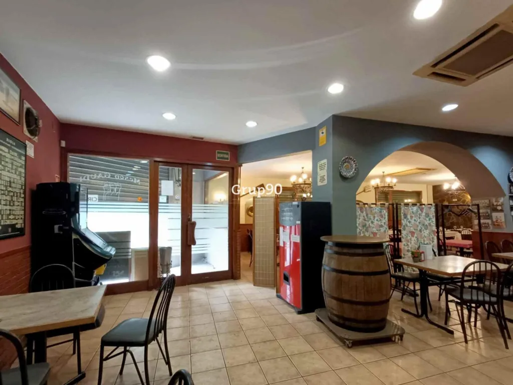 Rooms - Restaurant for Rent with Terrace in Lleida
