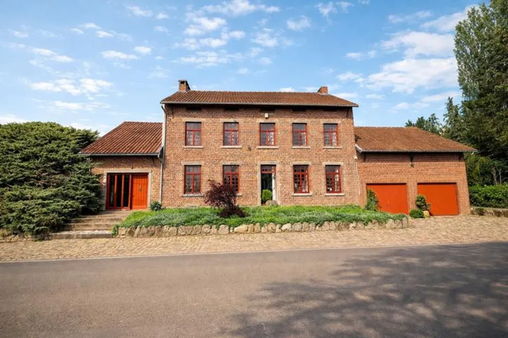 Exterior - Character House with Buildable Land in Charleroi