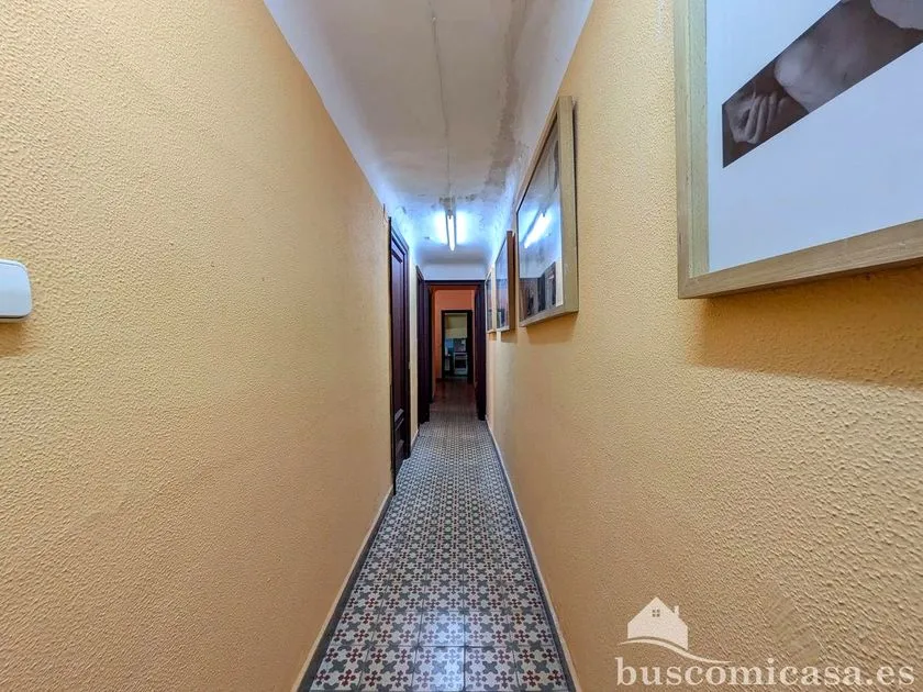 Esik - Commercial Building with Terrace in Linares