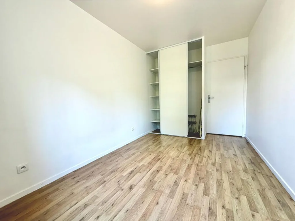 Stanze - 3-Bed Flat with Balcony in Saint-Ouen-l'Aumône