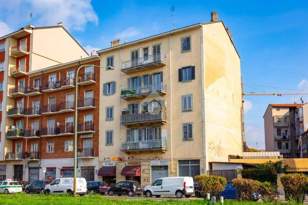 Exterior - Trilocale with Balcony in Torino