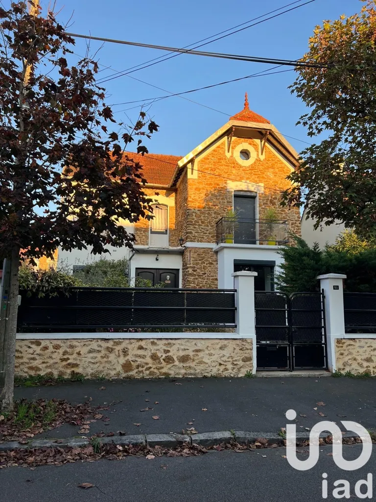 Extérieur - Villa Luxueuse avec Jardin à Saint-Maur-des-Fossés