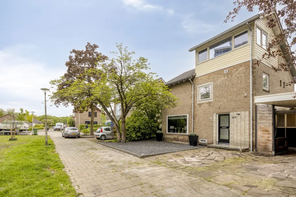 Exterior - Detached House with Garden in Enschede