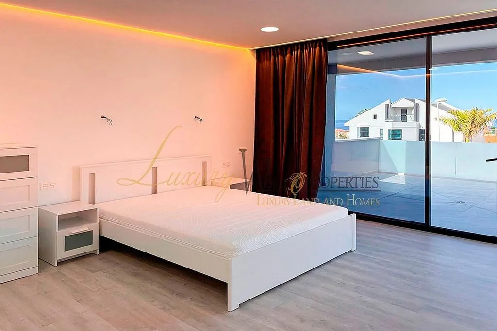 Magamistoad - Modern Villa with Private Pool in El Madroñal