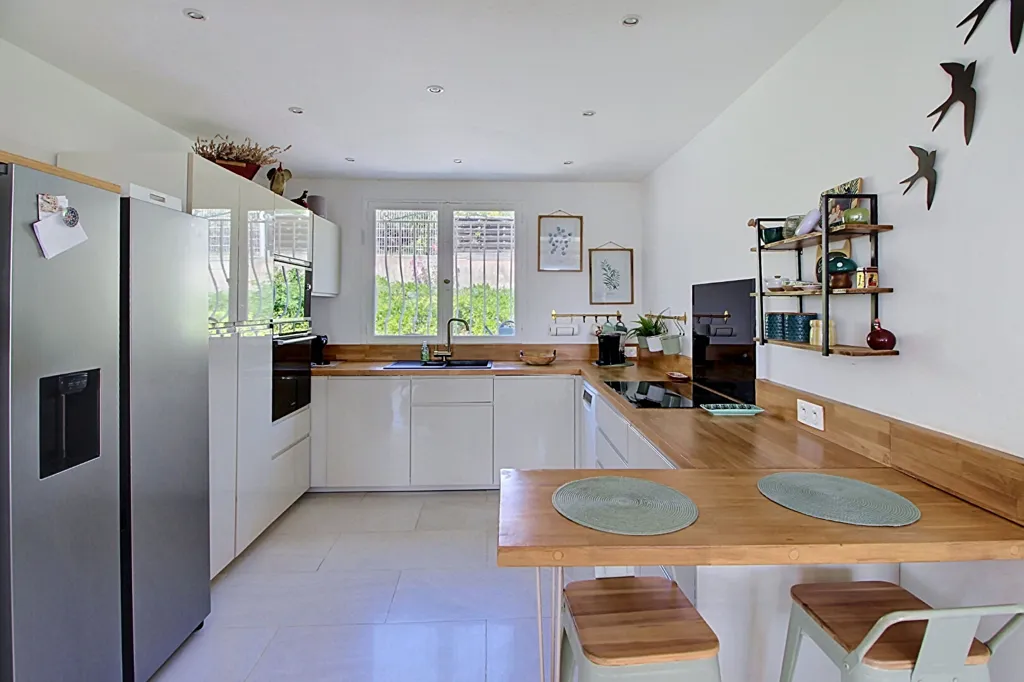 Cuisine - Maison Rénovée avec Piscine à Lorgues