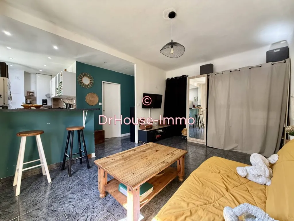 Soggiorno - Studio with Tram Access in Nice