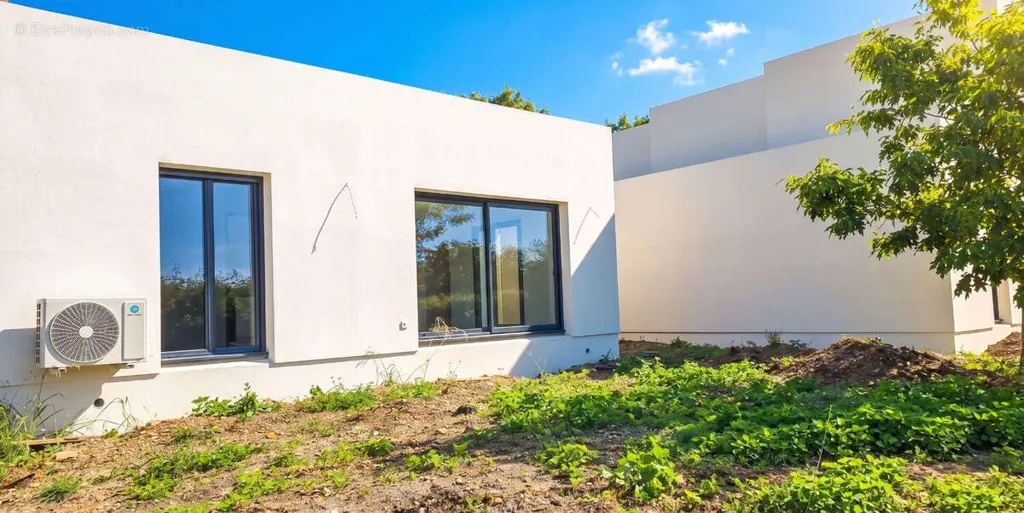 Välivaade - Contemporary Flat-Plan House with Terrace in New Development