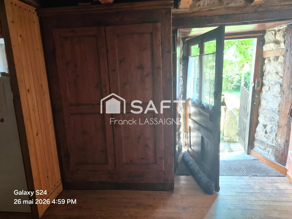 Esik - Charming House with Garden in Vertolaye