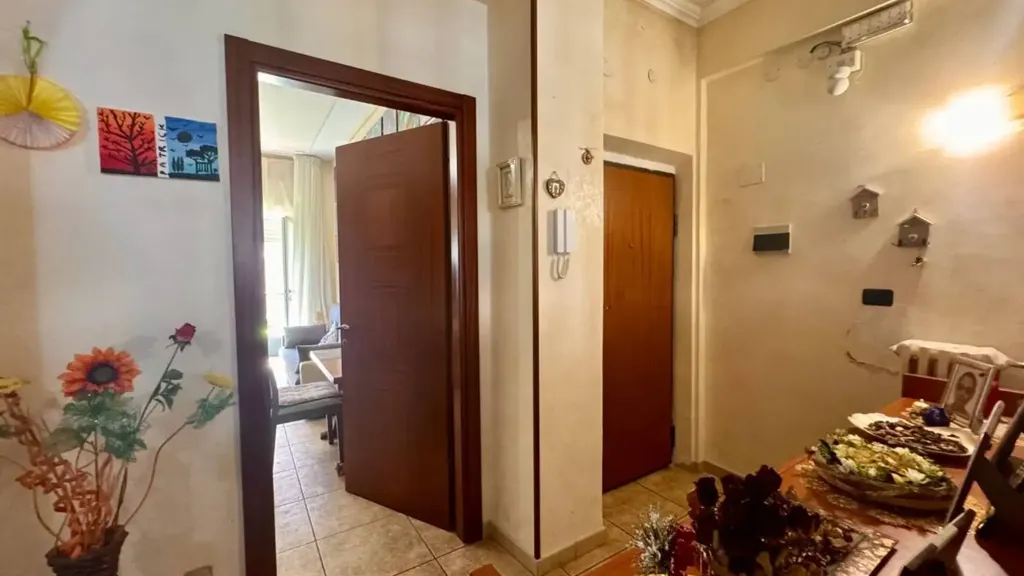 Entrée - Rearranged Apartment with Balcony in Ancona